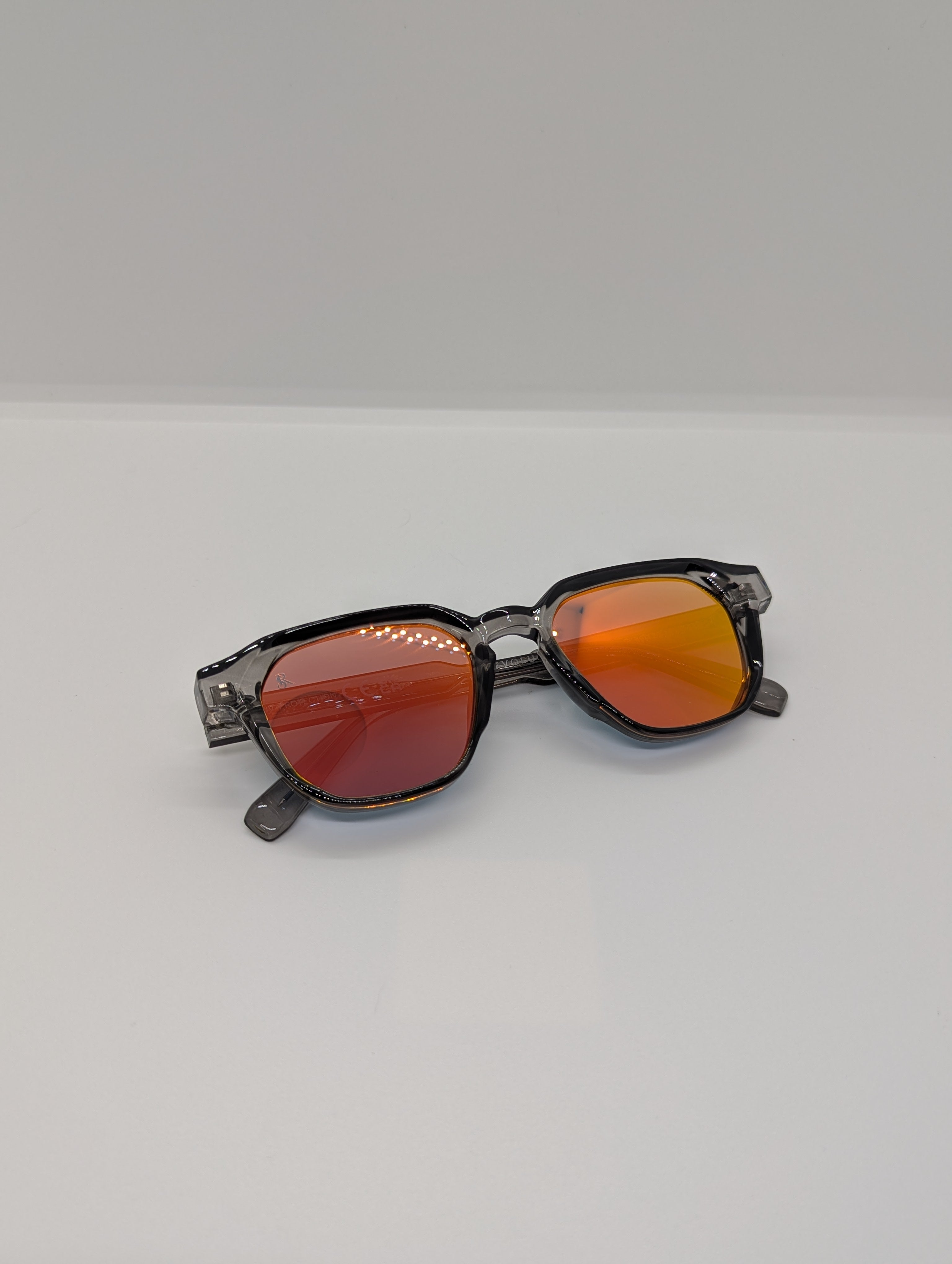 DREAM S Grey / Red