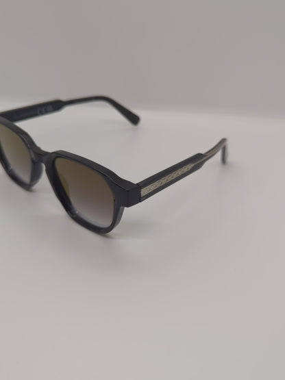 DREAM S Black / Golden Shade