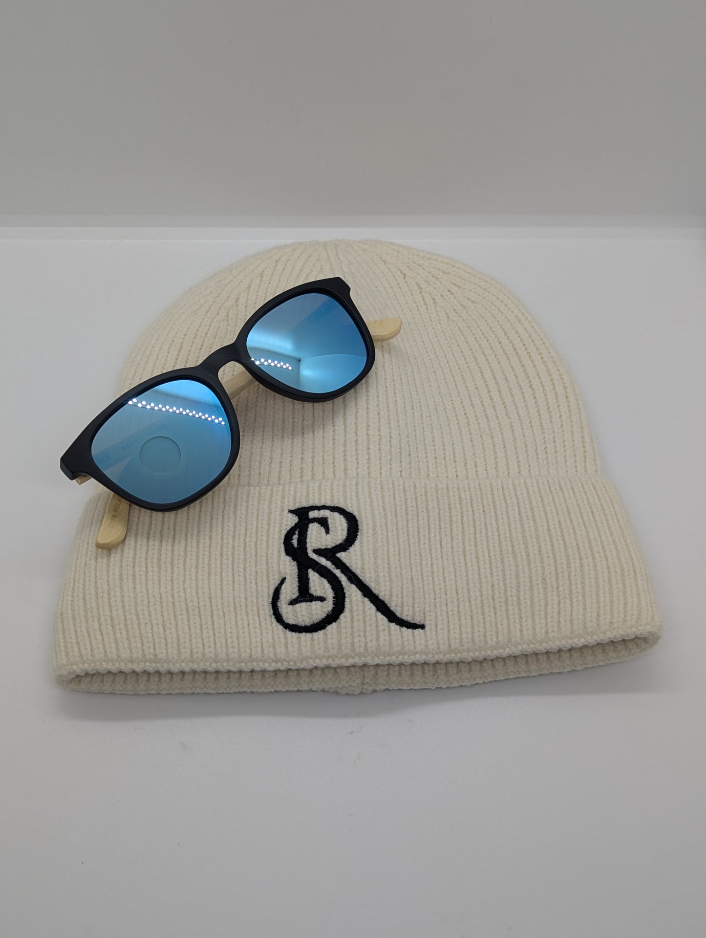 Packs exclusifs Bonnet ⚪ + Lunettes RS polarisé branches bambou