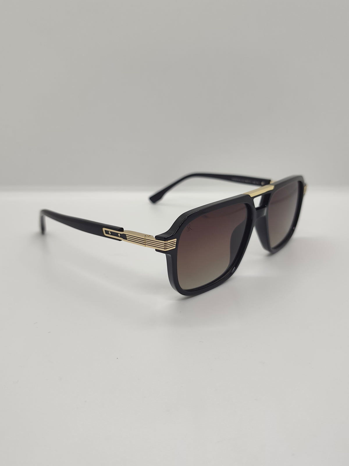 Naroviano Black / Gold